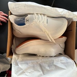 Flux Footwear Adapt Runner Women’s Running Shoes Size 8